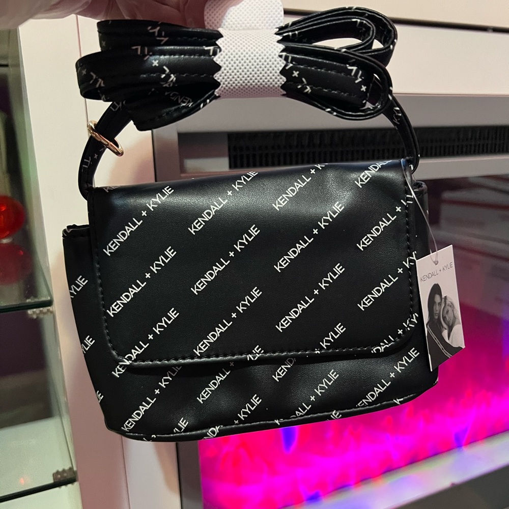 new KENDALL & KYLIE vegan faux leather crossbody logo; Kardashian trendy purse
